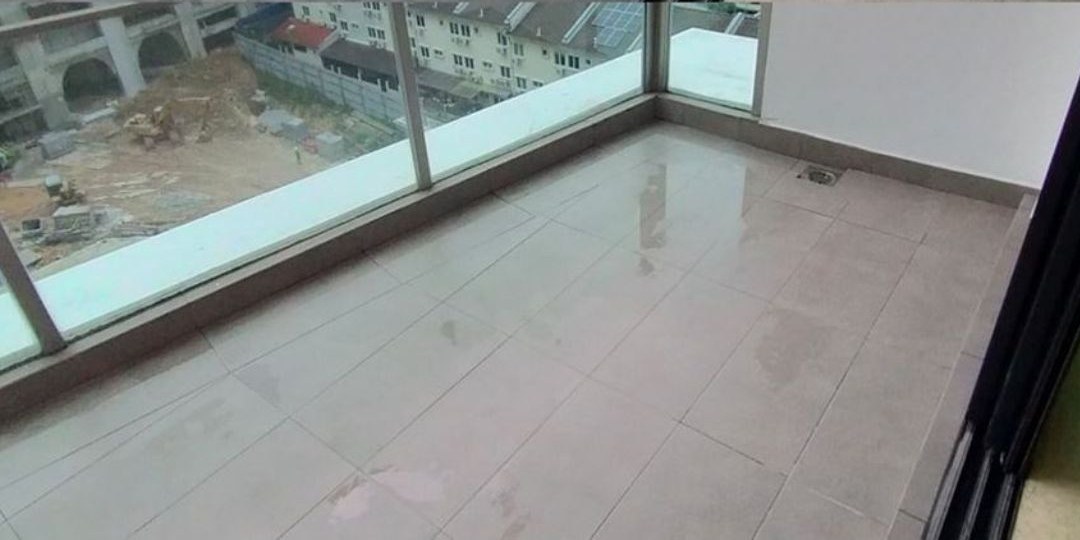 Balcony floor after professional cleaning